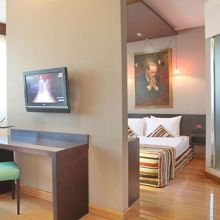 Design Hotel Mr President Belgrade Exterior photo